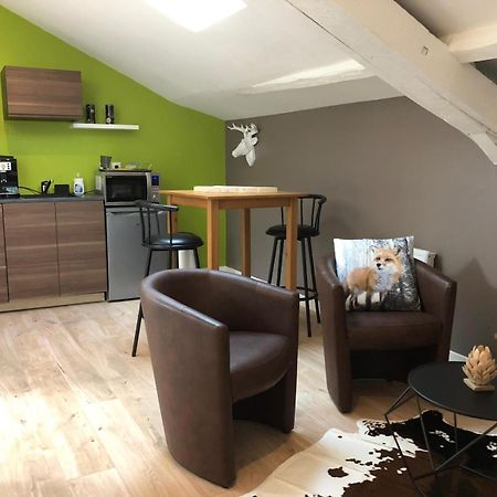 La Cabane Centre La Breche Wifi Calme Linge De Pressing Niort Kültér fotó