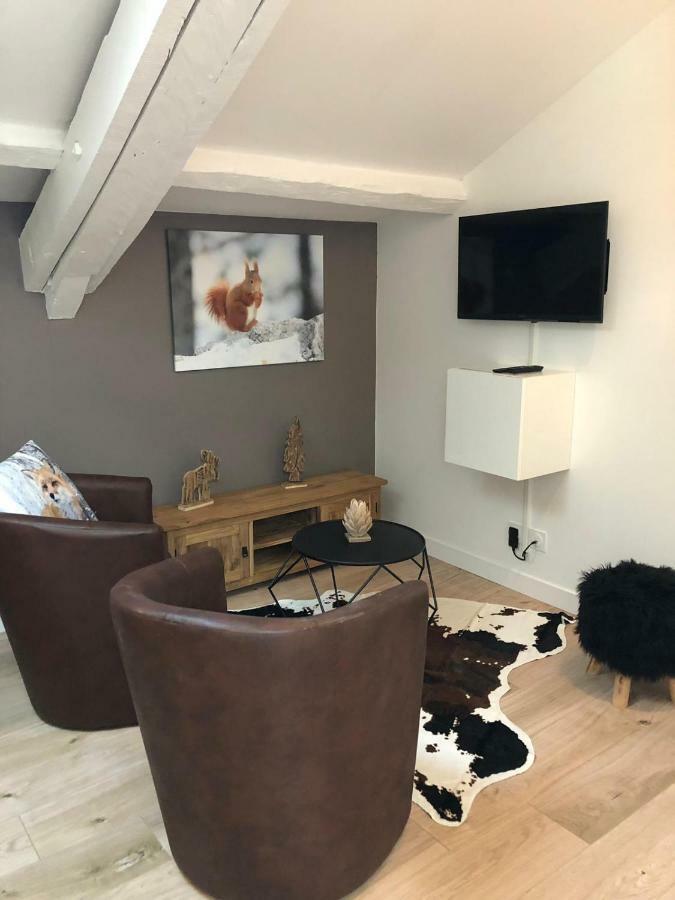 La Cabane Centre La Breche Wifi Calme Linge De Pressing Niort Kültér fotó