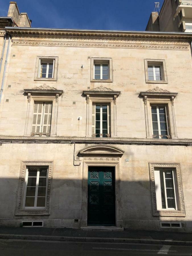La Cabane Centre La Breche Wifi Calme Linge De Pressing Niort Kültér fotó