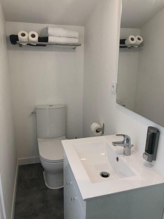 La Cabane Centre La Breche Wifi Calme Linge De Pressing Niort Kültér fotó